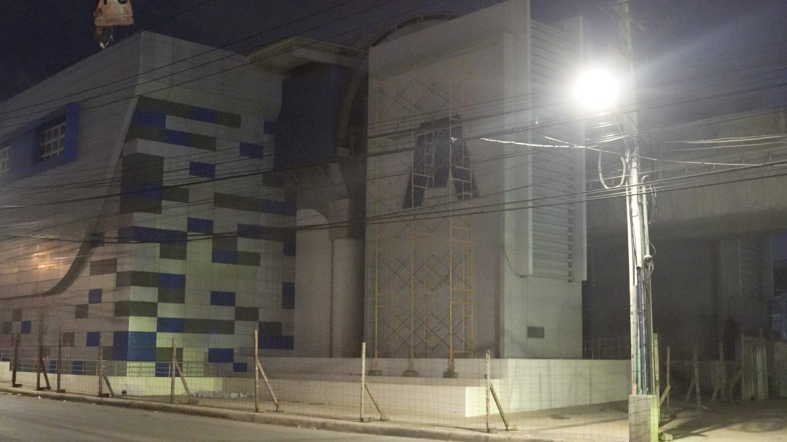 Almost four years after its start, final works on the Metro extension towards Los Alcarrizos are advancing. | De Último Minuto English