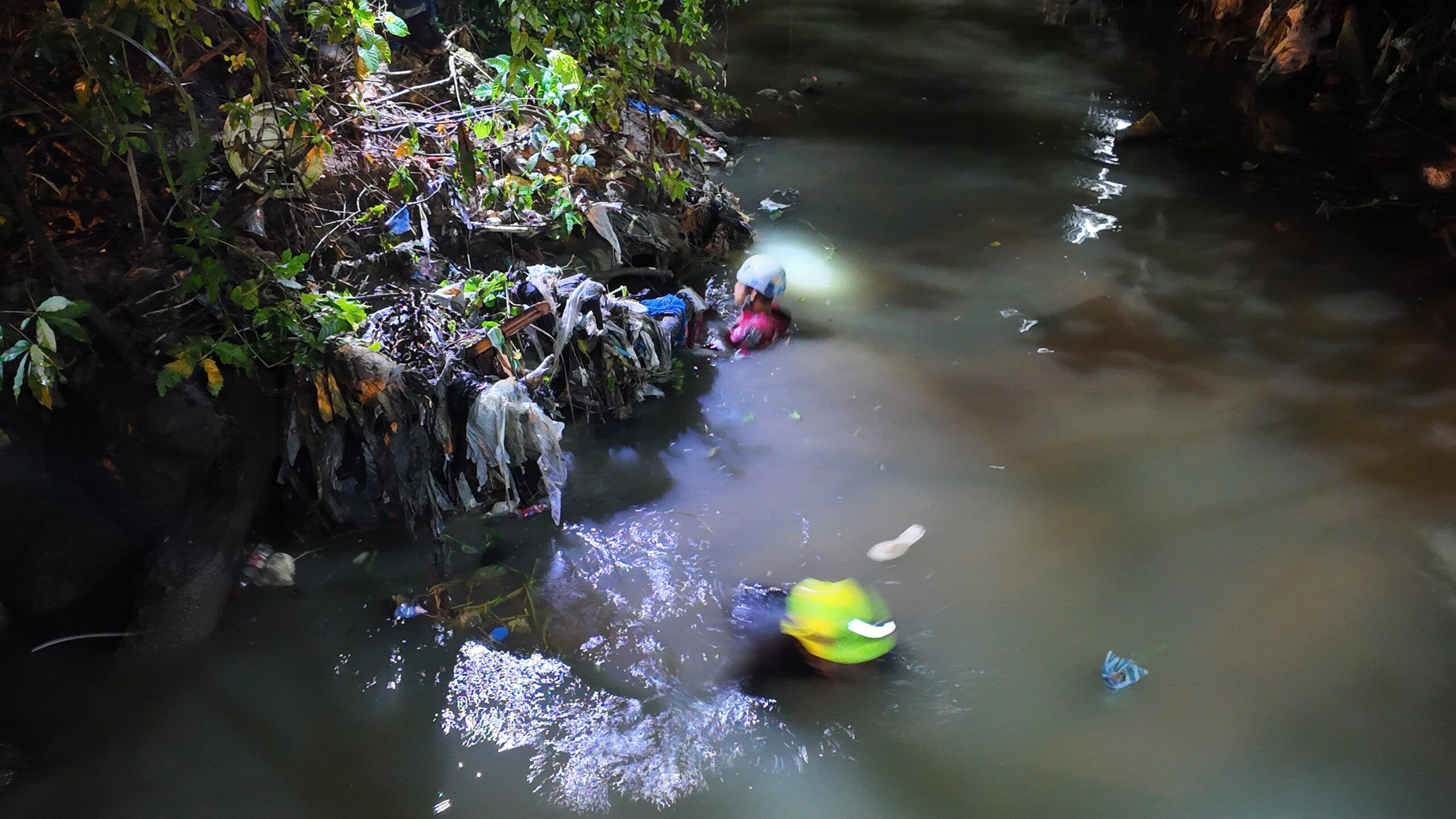Girl swept away by stream in Dominican Republic was bathing with two other minors without adult supervision | De Último Minuto English