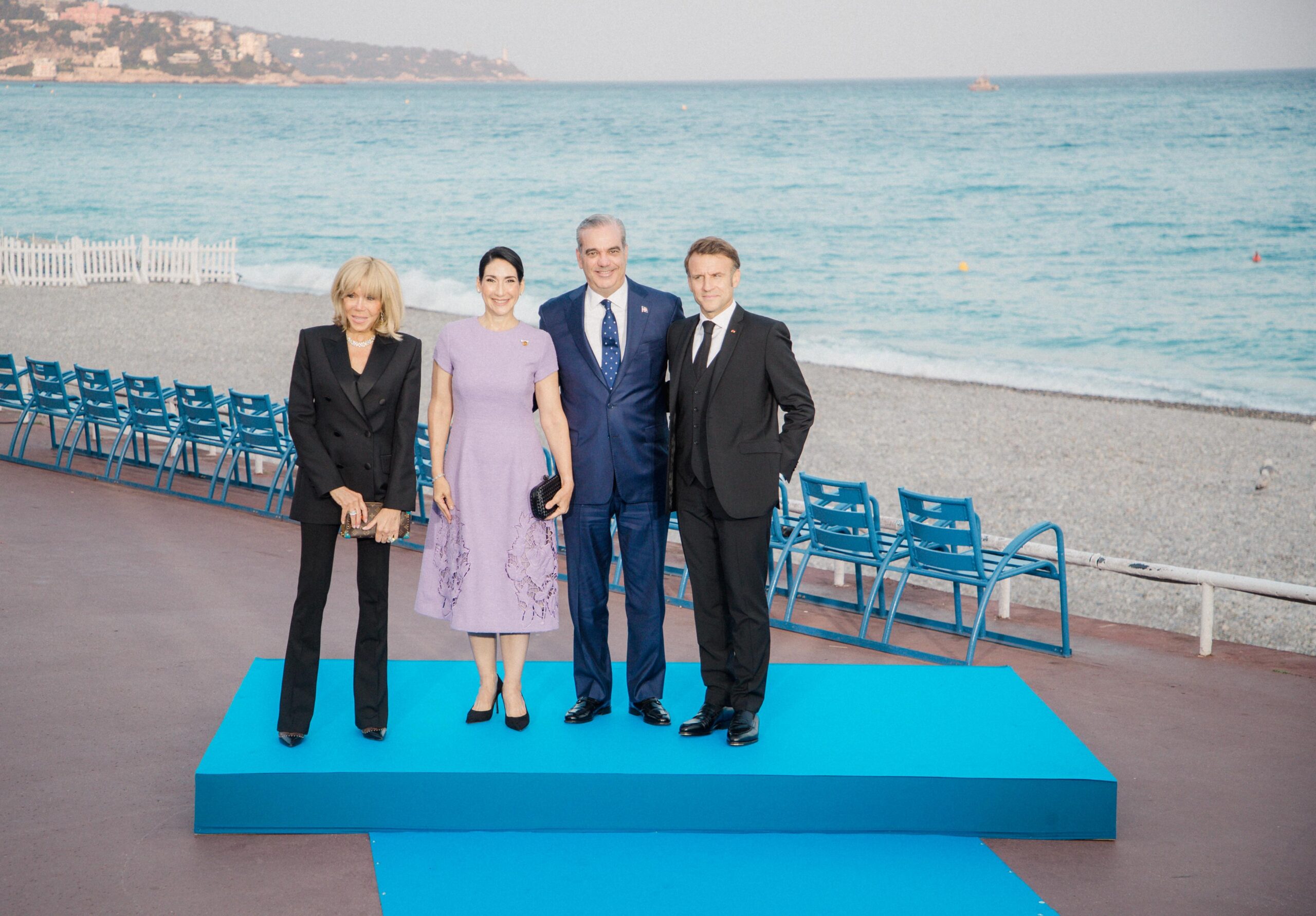 Abinader and First Lady are received by President Macron and his wife at a Gala Dinner | De Último Minuto English