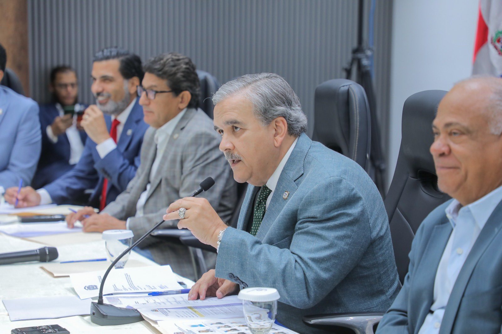 Low participation in public view on independent candidacies | De Último Minuto English