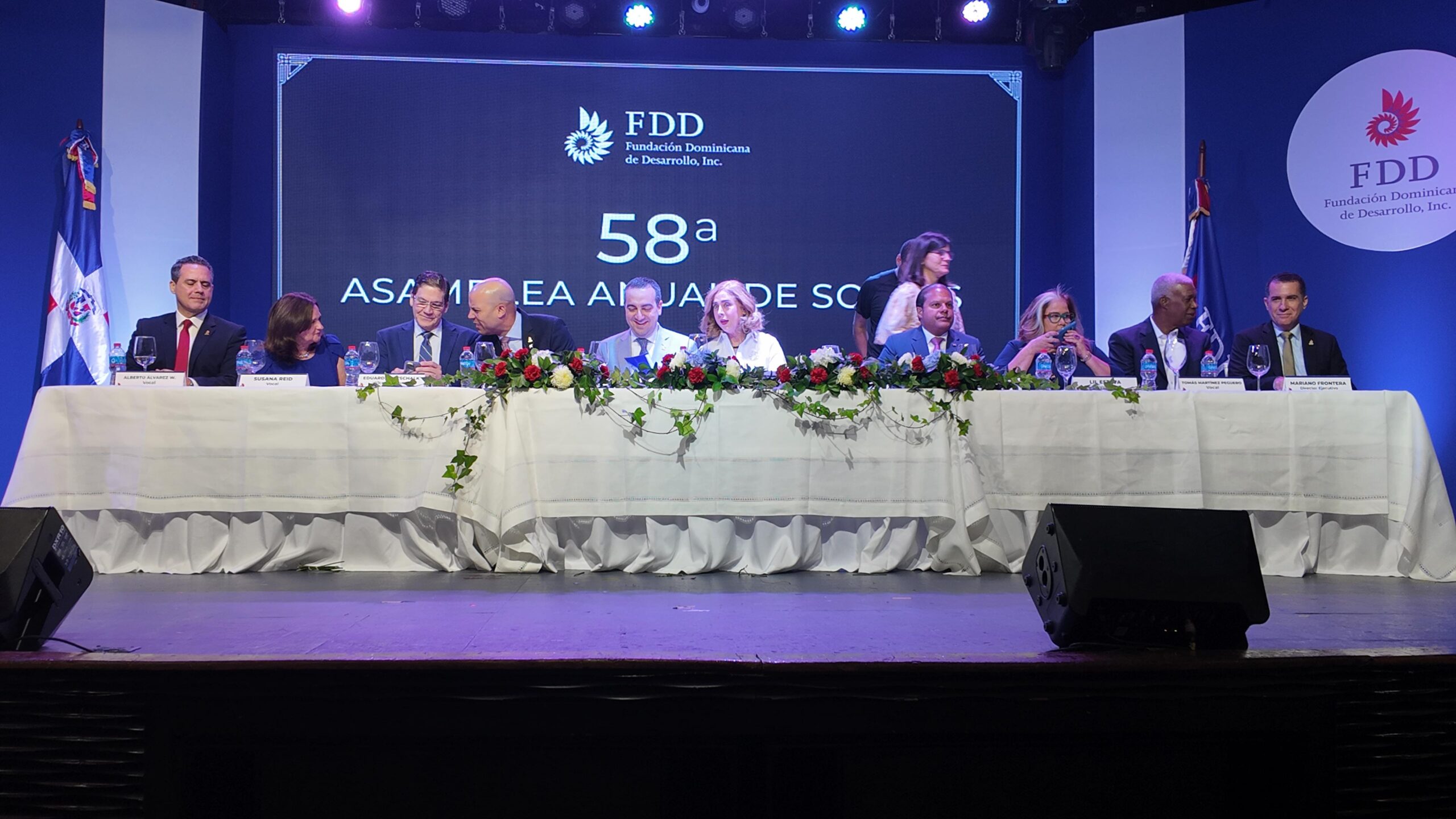 Dominican Development Foundation renews its board of directors and recognizes micro-entrepreneurs | De Último Minuto English