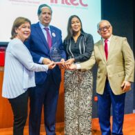 Alofoke Media Group receives recognition for its work in favor of blood donation in the DR | De Último Minuto English