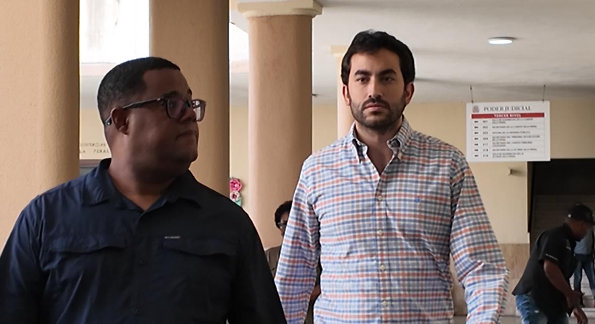 Ricardo, eldest son of Antonio Espaillat, went to the Palace of Justice in Ciudad Nueva | De Último Minuto English