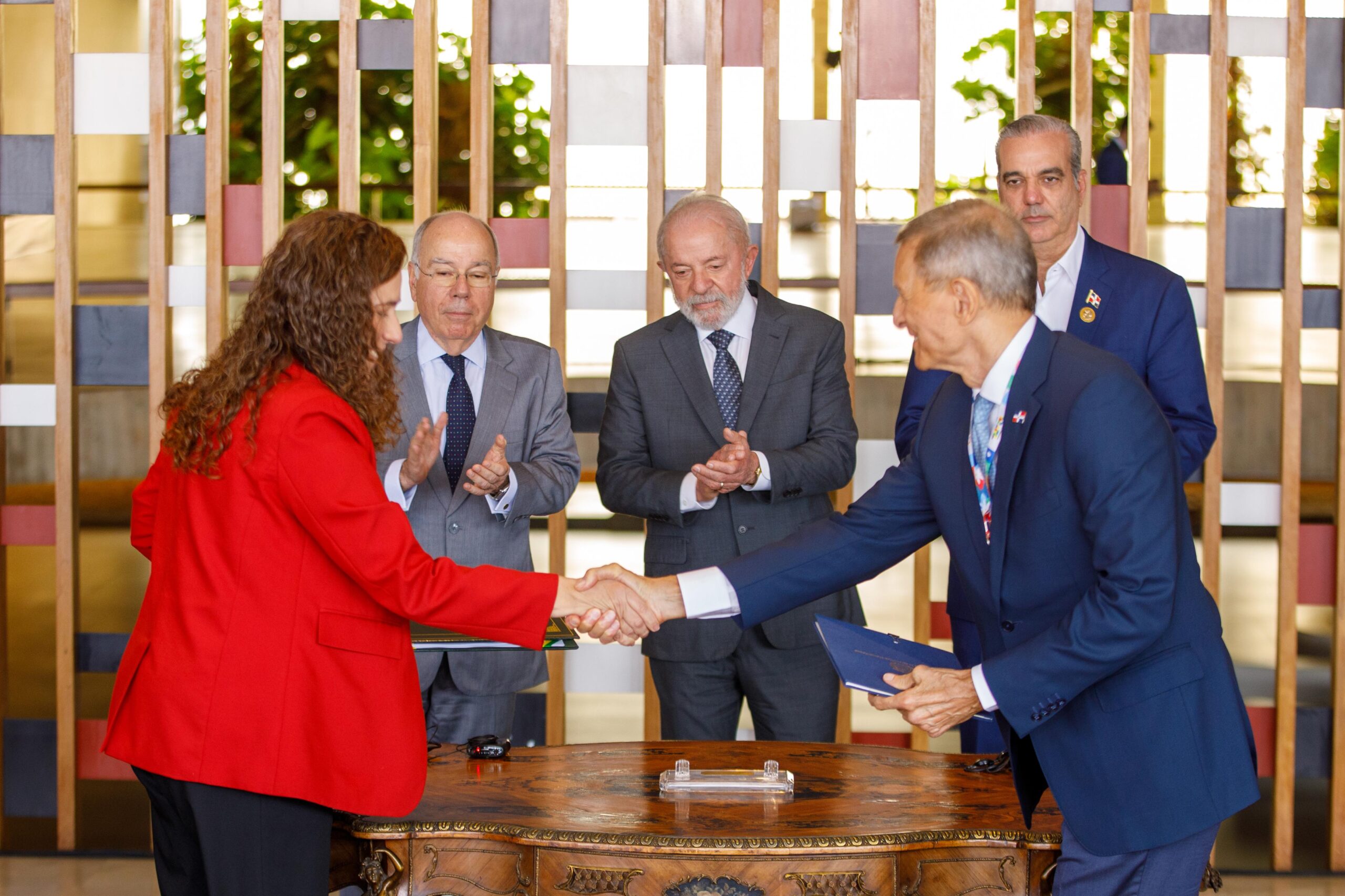 DR and Brazil sign agreements to improve public management for State transformation | De Último Minuto English
