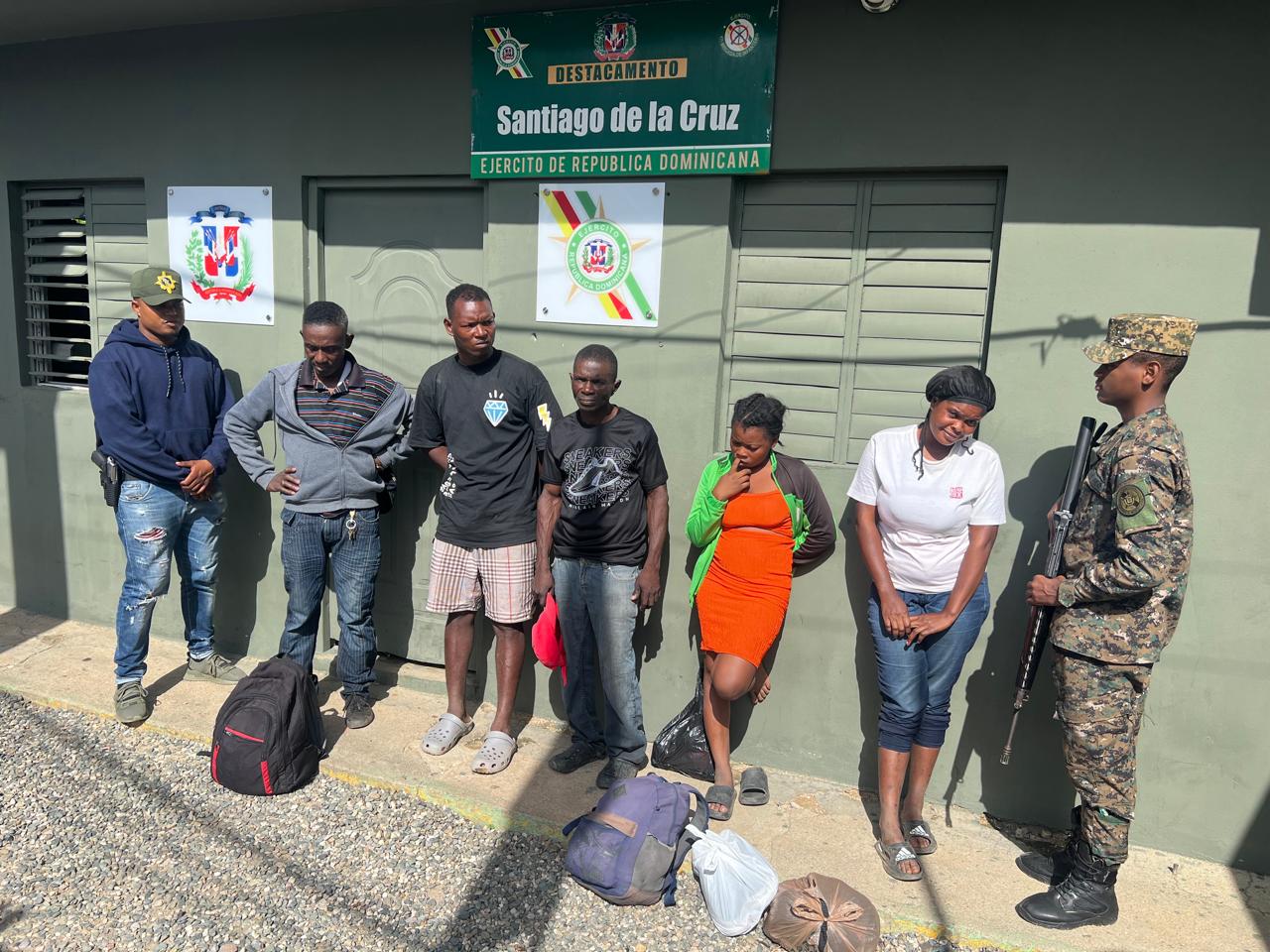 Army intercepts group of 42 Haitian migrants in Montecristi | De Último Minuto English