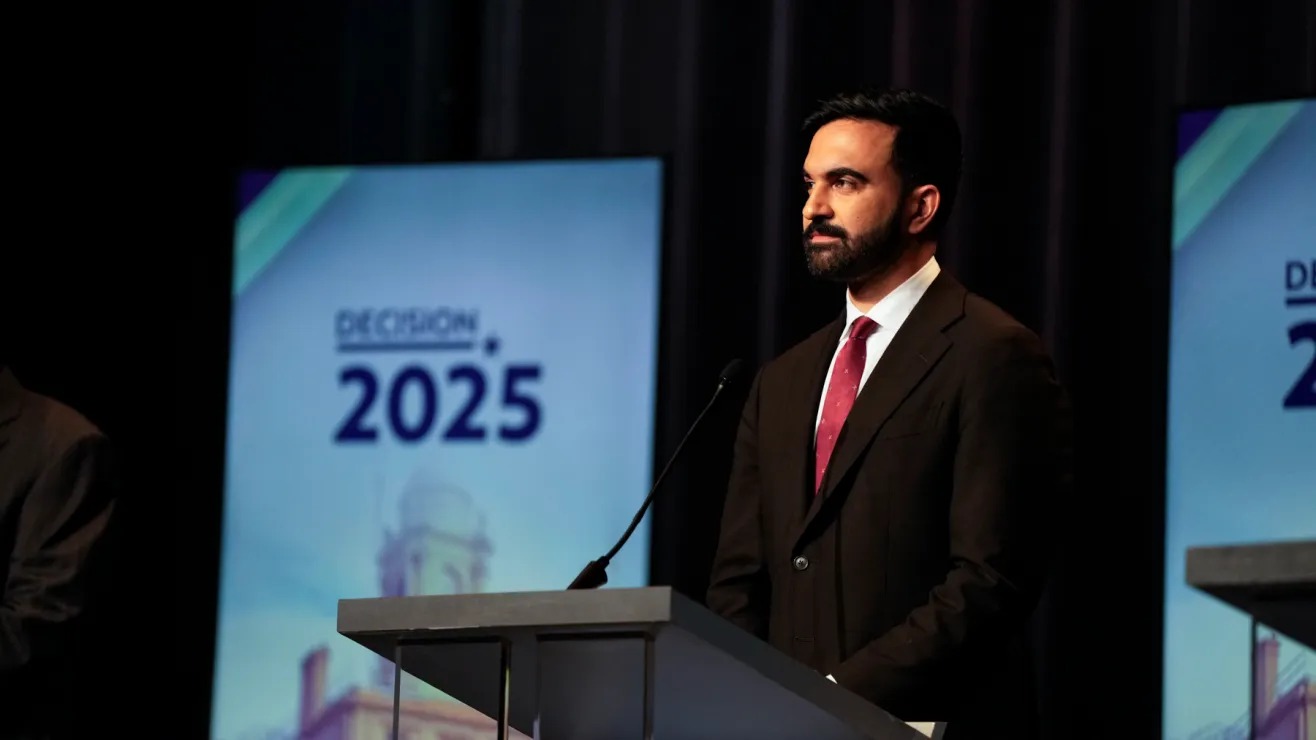 Mamdani leads Cuomo in final New York primary simulation, according to Emerson College poll | De Último Minuto English