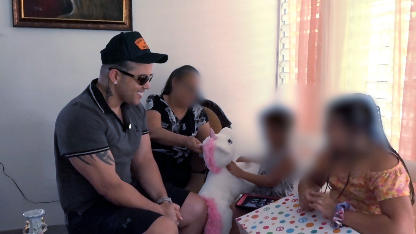 El Blachy assumes maintenance of 2 orphaned girls after Jet Set tragedy | De Último Minuto English