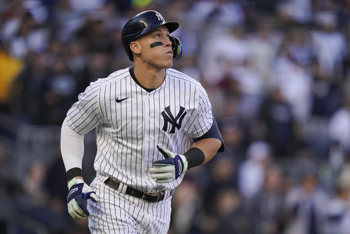 Aaron Judge hits two home runs and reaches 30 in Yankees' victory over Athletics | De Último Minuto English