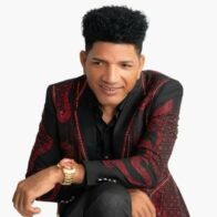 The Bachata Baron is a hit in Europe and announces a US tour | De Último Minuto English
