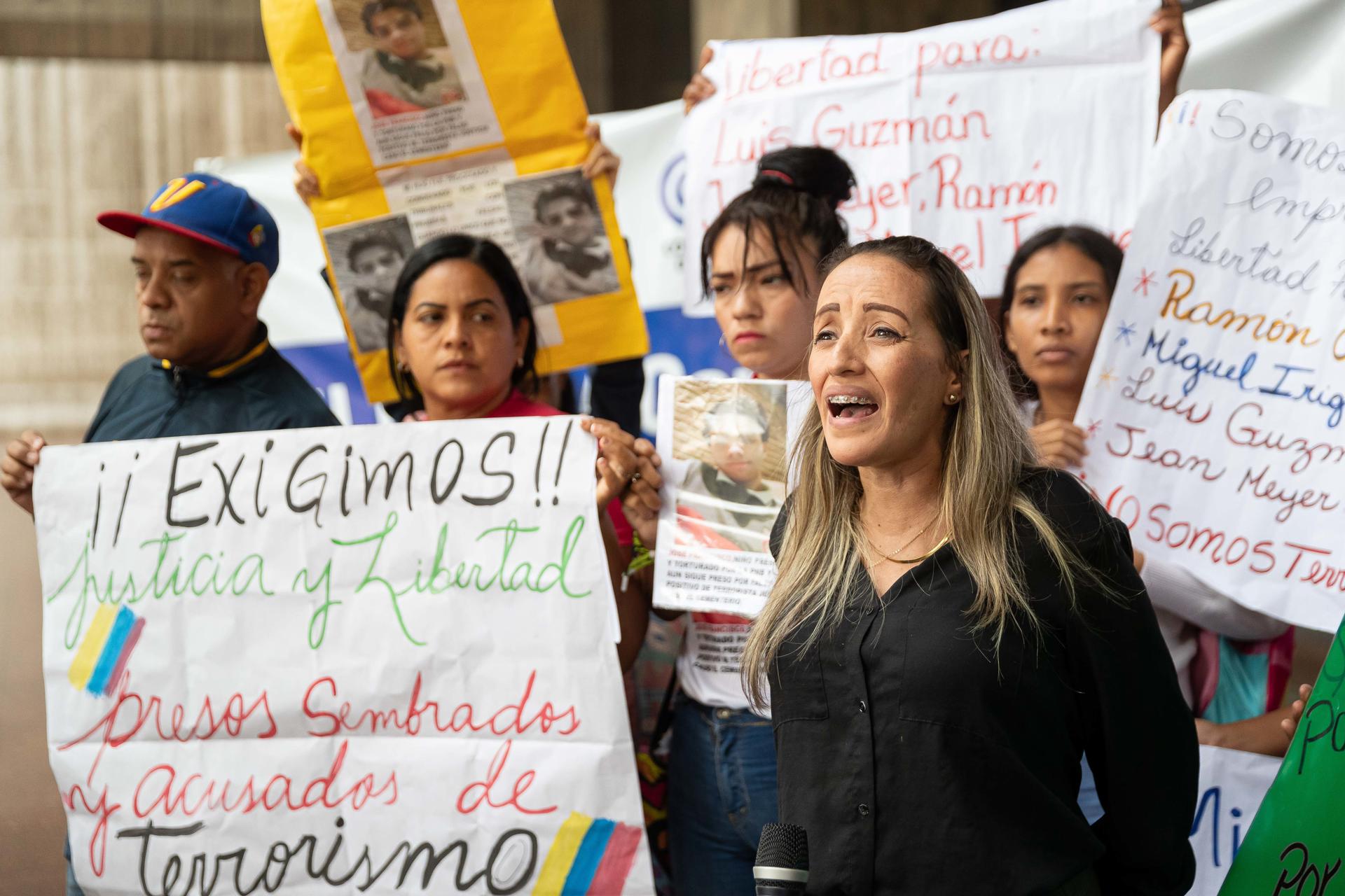 Journalists' association calls for the release of Venezuelan activist detained for over a year | De Último Minuto English