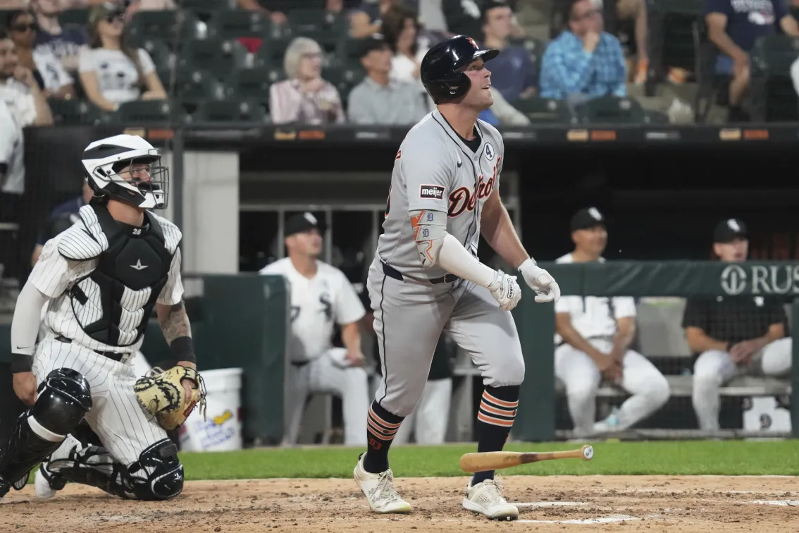 Kerry Carpenter leads Tigers' rout with historic three-home run night in Chicago | De Último Minuto English