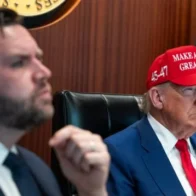 Trump says Iran notified them in advance of the attack and calls their response "weak" | De Último Minuto English