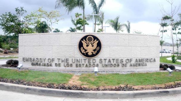 US Embassy reminds that since 2019 it reviews social media of visa applicants | De Último Minuto English