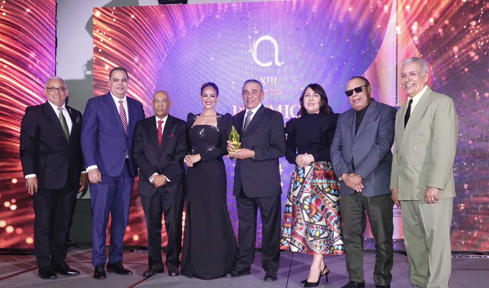 Aníbal de Castro receives the Acroarte Journalism Merit Award | De Último Minuto English