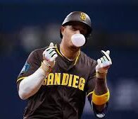Manny Machado drives in five runs as Padres crush Dodgers 11-1 | De Último Minuto English
