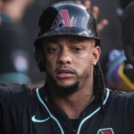 Chicago indefinitely bans fan for offensive insults to Ketel Marte about his deceased mother | De Último Minuto English