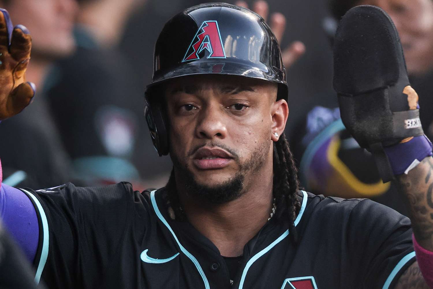 Chicago indefinitely bans fan for offensive insults to Ketel Marte about his deceased mother | De Último Minuto English