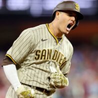 Manny Machado leads Padres with decisive home run in 1-0 victory over Brewers | De Último Minuto English