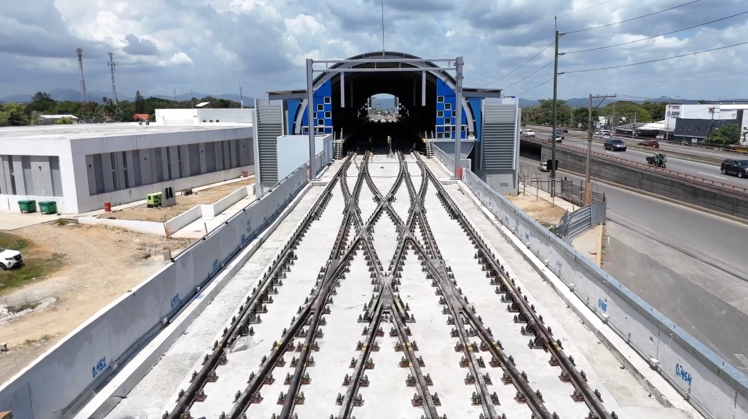 Opret concludes the laying of the entire railway track of Line 2C of the Santo Domingo Metro | De Último Minuto English