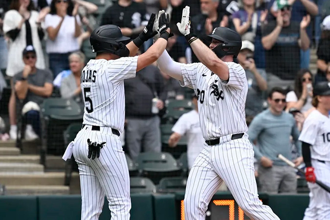 White Sox beat Royals 4-1 with a great performance by Adrian Houser and key home runs | De Último Minuto English
