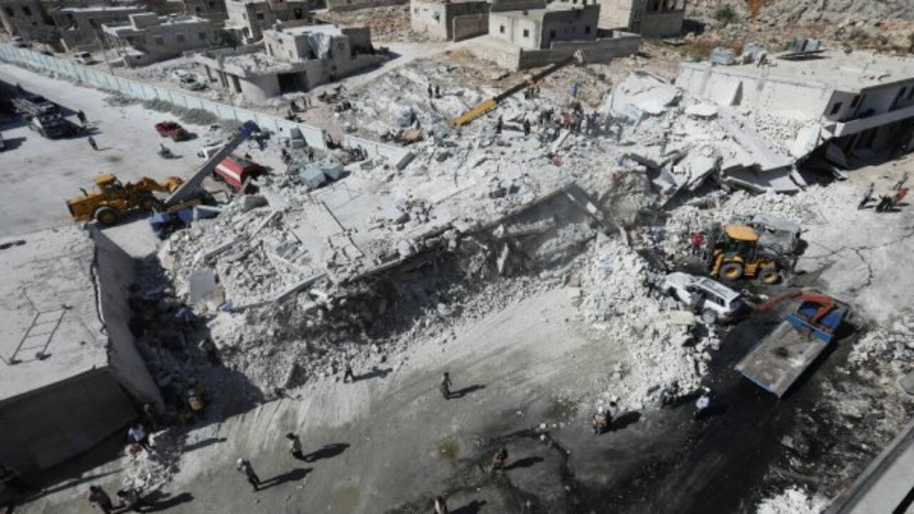 The death toll rises to six, and over a hundred are injured by an explosion in northwestern Syria. | De Último Minuto English