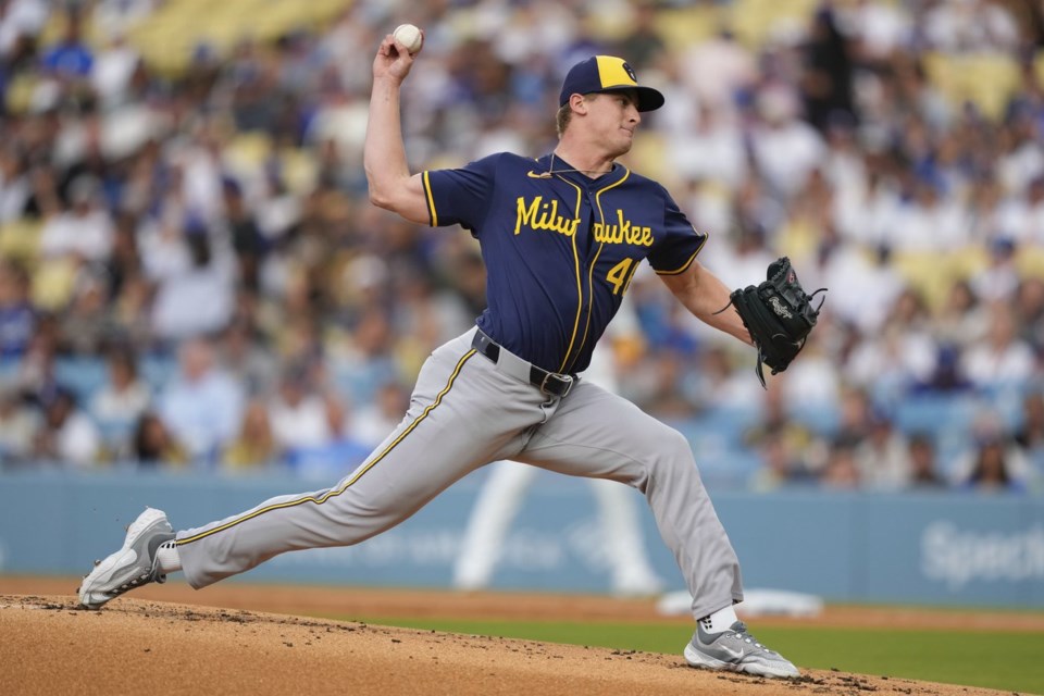 Priester dominates with 10 strikeouts and Brewers shut out Dodgers to add eighth straight win | De Último Minuto English