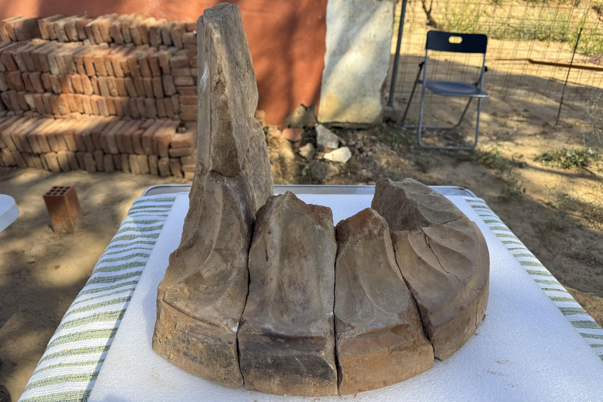 The oldest Greek marble altar in the western Mediterranean has been found in Spain | De Último Minuto English