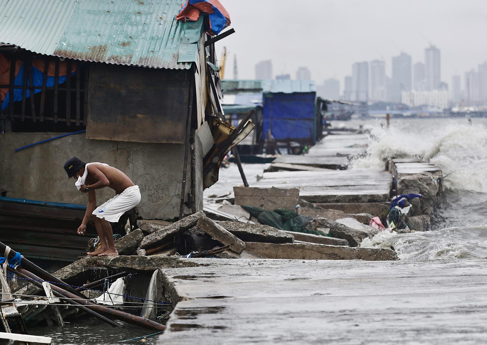 Deaths from rains in the Philippines rise to 25 as it remains under the effects of cyclones | De Último Minuto English