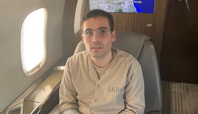 Son of Chapo Guzmán pleads guilty to four drug trafficking charges in the US | De Último Minuto English
