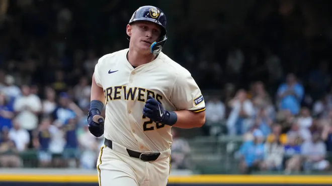 Brewers pull away at the top with another key victory against the Cubs | De Último Minuto English
