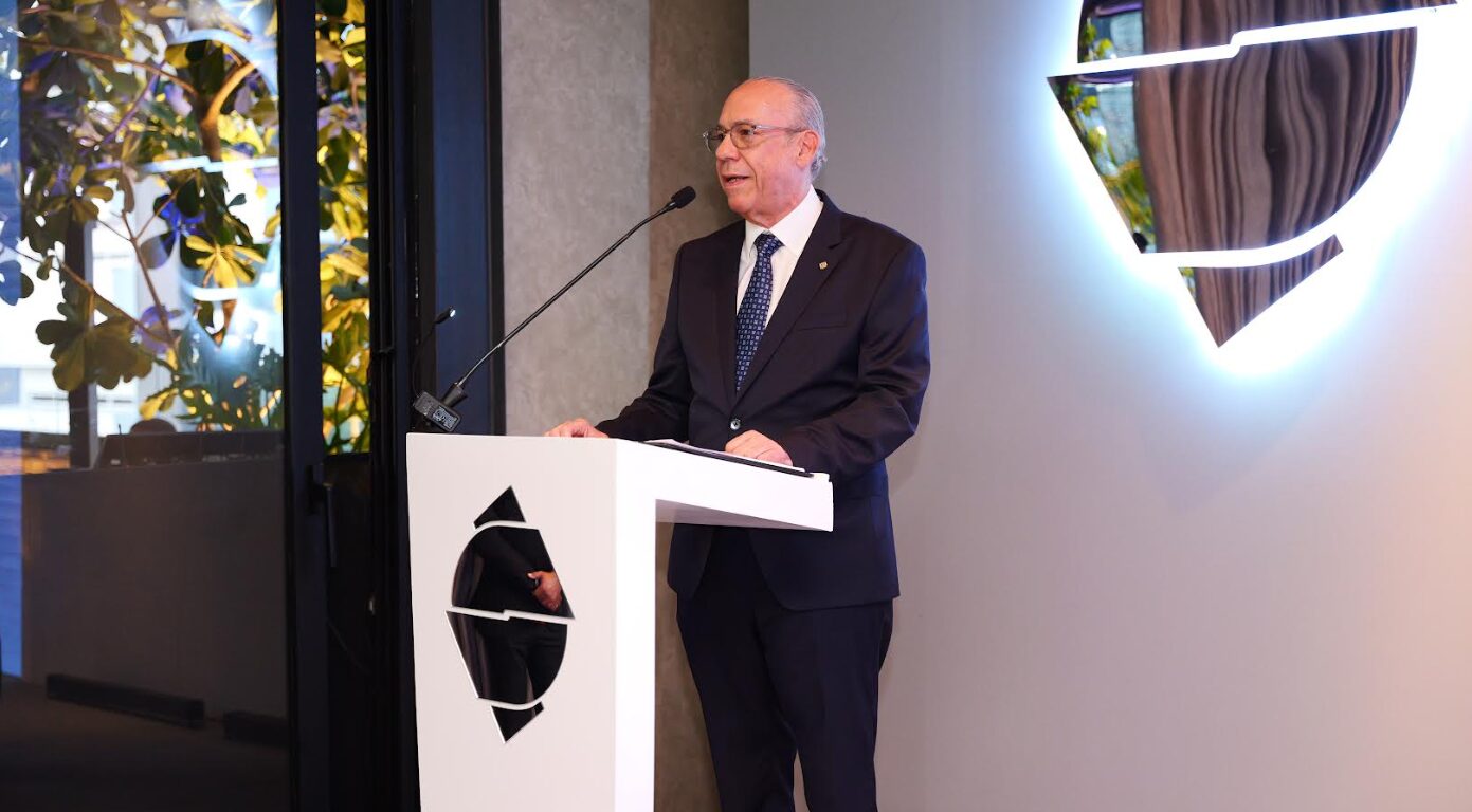 Santa Cruz Bank presents digital solutions platform to Corporate Banking | De Último Minuto English
