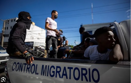 Migration reports deportation of 1,344 undocumented Haitians | De Último Minuto English
