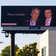 Epstein "didn't kill himself" and his case is "a metaphor", says Tucker Carlson | De Último Minuto English