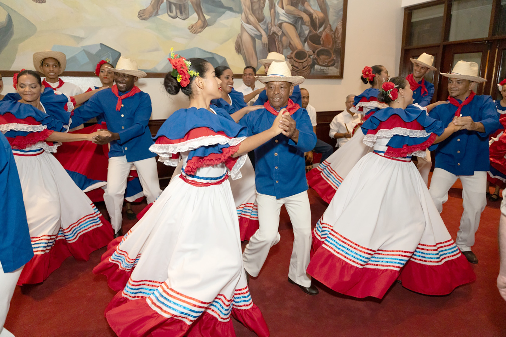 Talent as the only requirement: Dominican dance breaks social barriers | De Último Minuto English