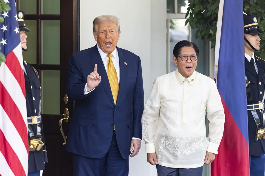 Trump reduces tariffs on the Philippines to 19% in exchange for opening its market | De Último Minuto English