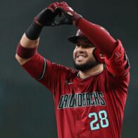 Eugenio Suárez returns to the Mariners in a trade with the Diamondbacks | De Último Minuto English