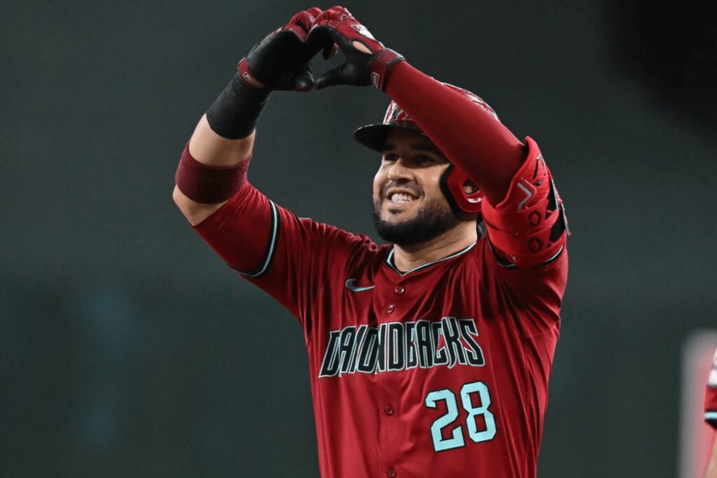 Eugenio Suárez returns to the Mariners in a trade with the Diamondbacks | De Último Minuto English