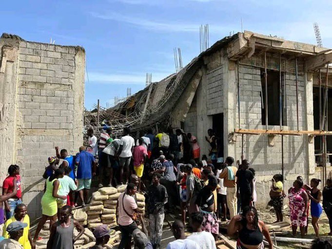 Two dead and two injured after roof collapse at construction site in Juana Méndez | De Último Minuto English