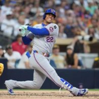 Juan Soto exits the game after fouling a ball off his left foot; X-rays are negative | De Último Minuto English