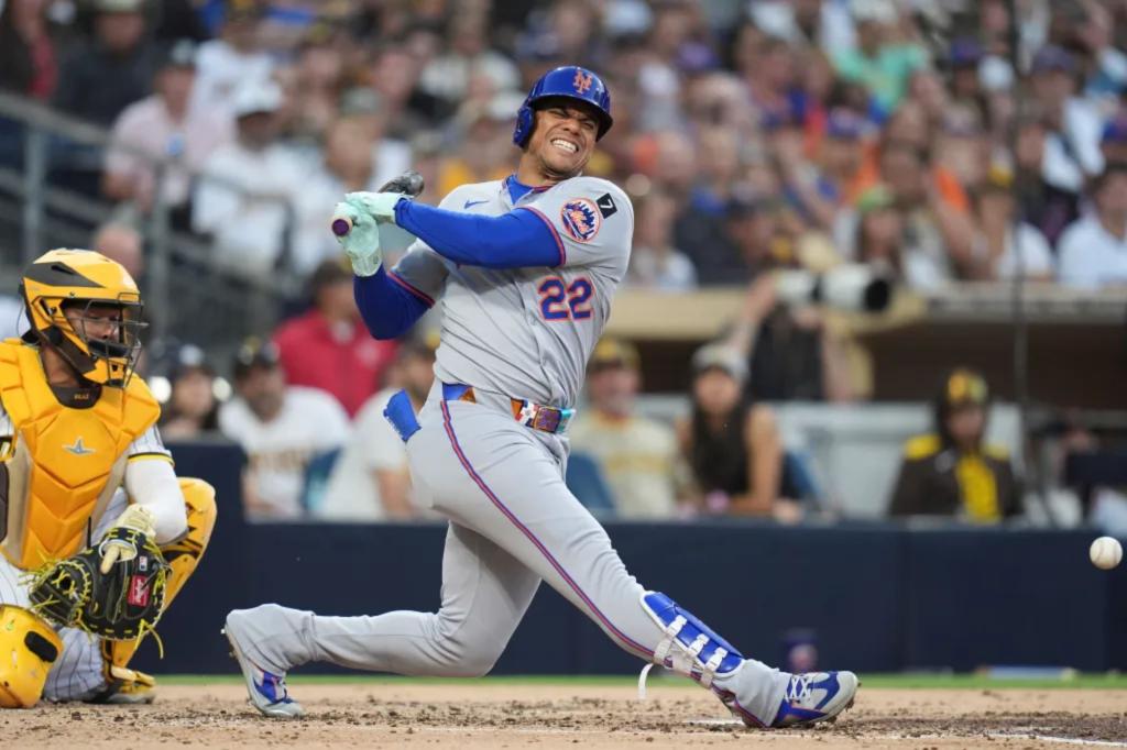 Juan Soto exits the game after fouling a ball off his left foot; X-rays are negative | De Último Minuto English