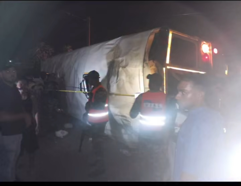 Tragedy in Jamao al Norte: Five dead and more than 20 injured in bus accident | De Último Minuto English