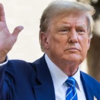 A federal judge blocks Trump's order to eliminate birthright citizenship | De Último Minuto English