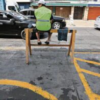 Street owners: Police intensify control, but informal parking attendants resist eviction | De Último Minuto English