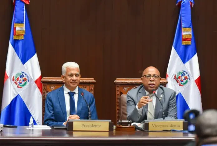 Senate and Chamber of Deputies ratify Ricardo de los Santos and Alfredo Pacheco in presidencies | De Último Minuto English
