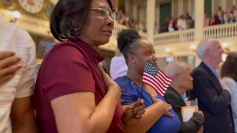 Concern grows in New York over Trump's directive to strip citizenship from naturalized citizens | De Último Minuto English