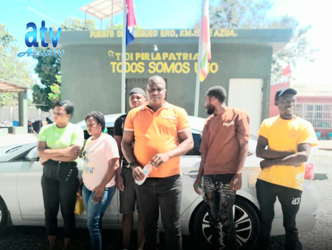 Vehicle with five undocumented Haitians stopped in Azua | De Último Minuto English