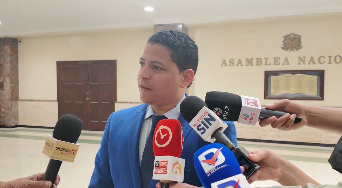 Representative Luis Báez denounces wave of robberies and police corruption in Peravia | De Último Minuto English