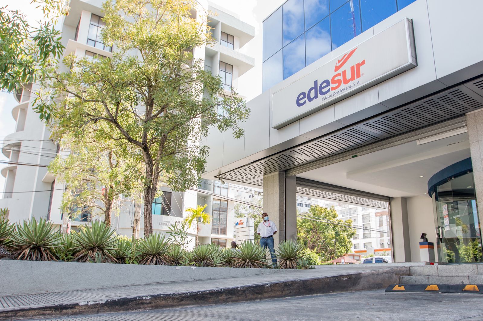 Edesur recovers more than RD$28 million and energy stolen through agreements with clients involved in electricity fraud | De Último Minuto English