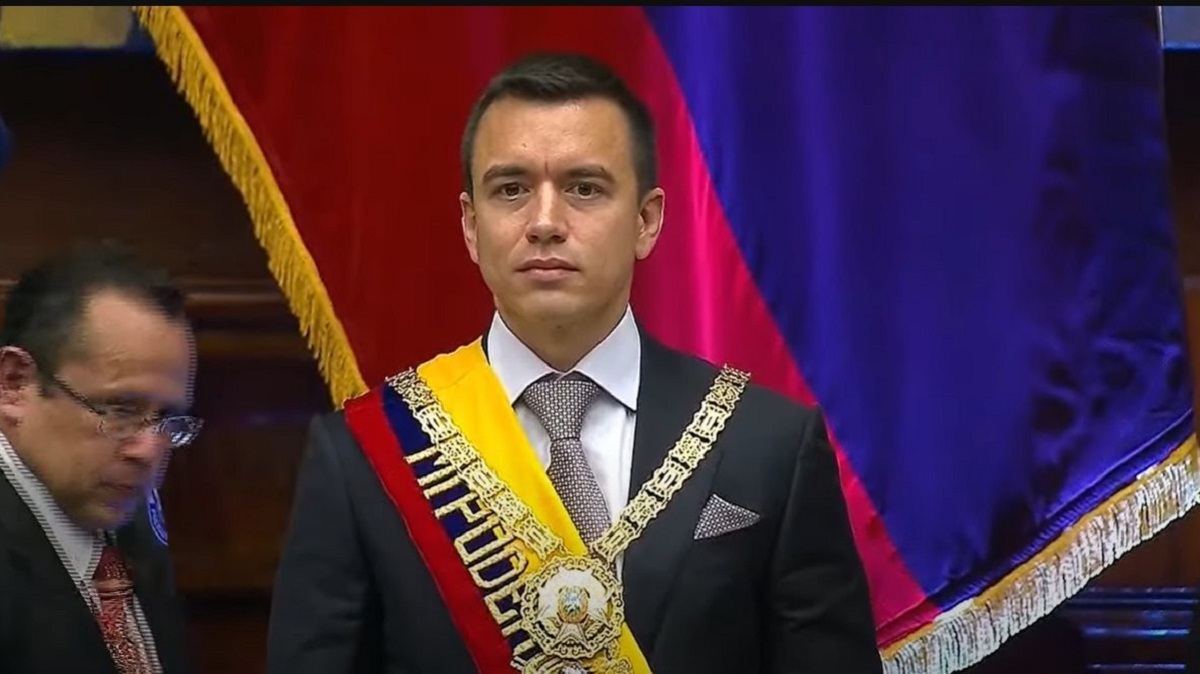 Ecuador's President eliminates ministries and fires 5,000 civil servants | De Último Minuto English