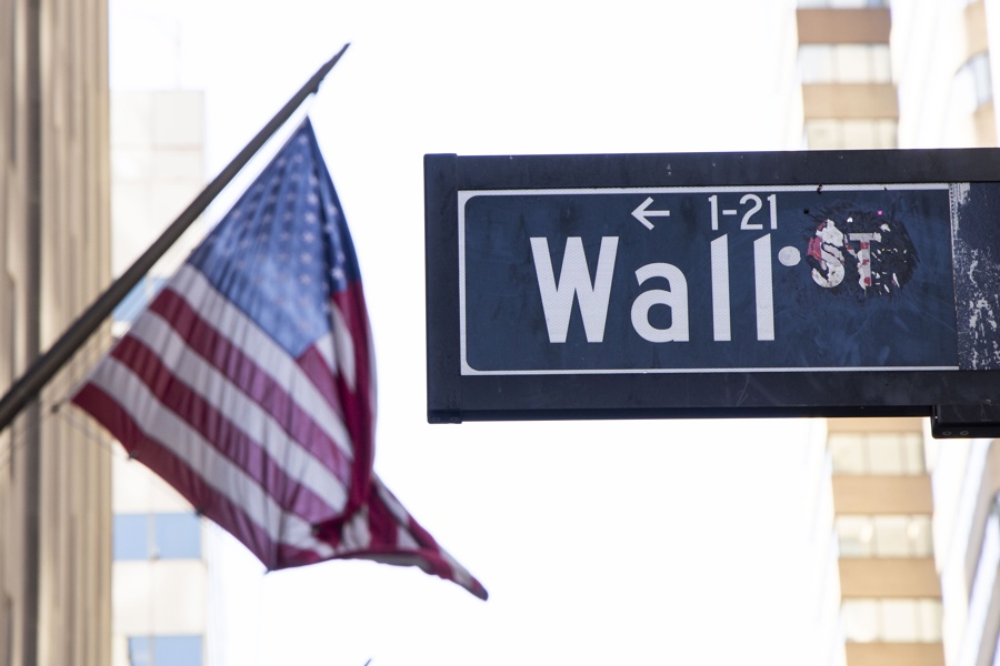 Wall Street opens mixed, weighed down by the fall in Tesla shares | De Último Minuto English